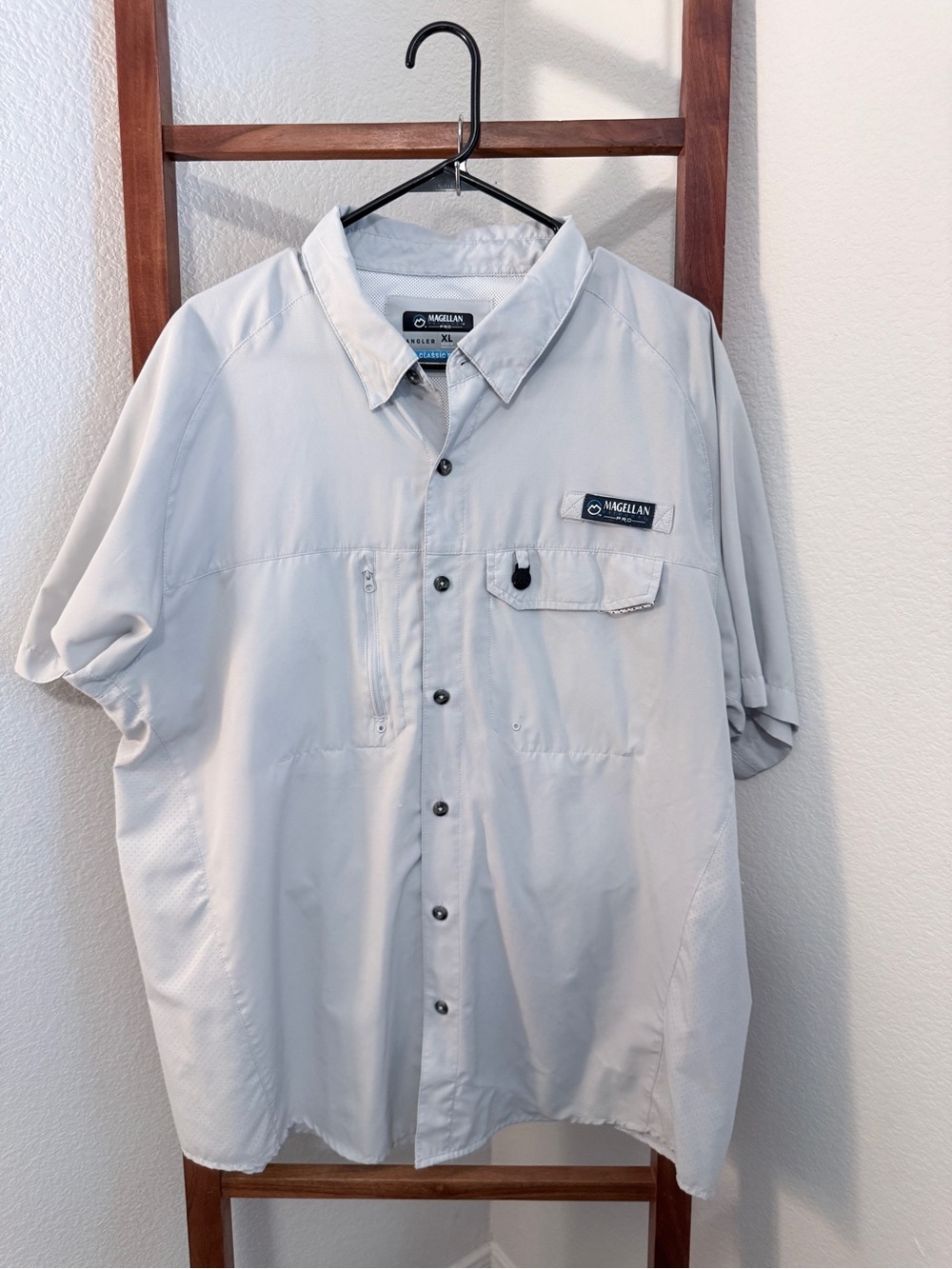 Magellan Outdoors Pro Light Gray Short Sleeve Button-Down Shirt Classic Angler
